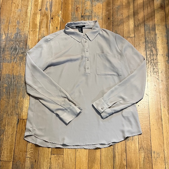 Forever 21 Tops - Women’s  Light Gray Long-Sleeve Polo Shirt lightweight